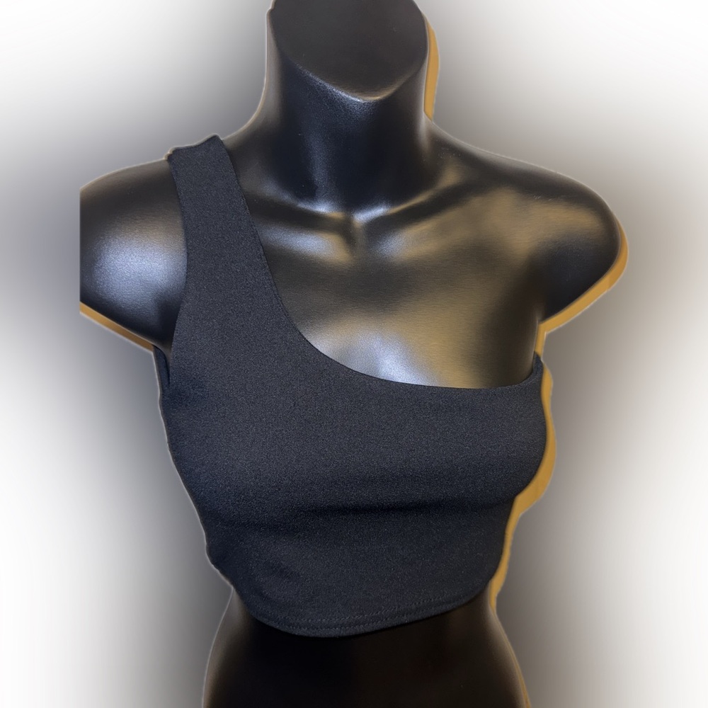 Women’s one shoulder black cropped top